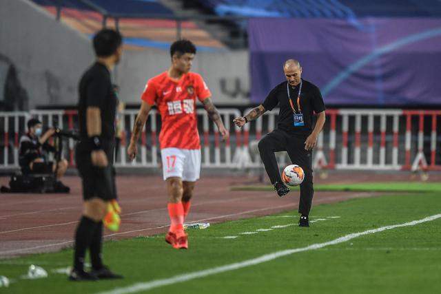 赖因德斯父亲：曼城要价逼他只能去沙特